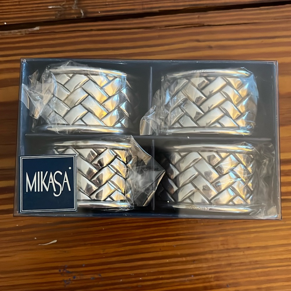 Mikasa Silver Plated Napkin Rings new in box, individually wrapped set of 4